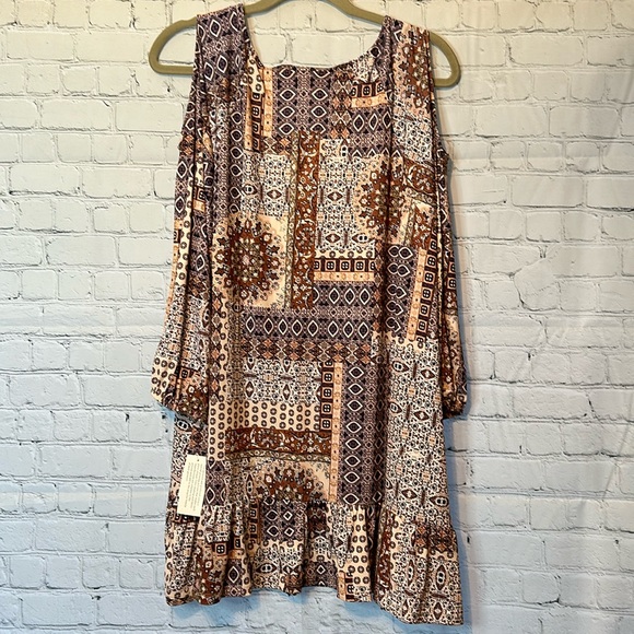Women’s plus size peek a boo top 2x NEW boho vibe with tassels - Picture 7 of 7
